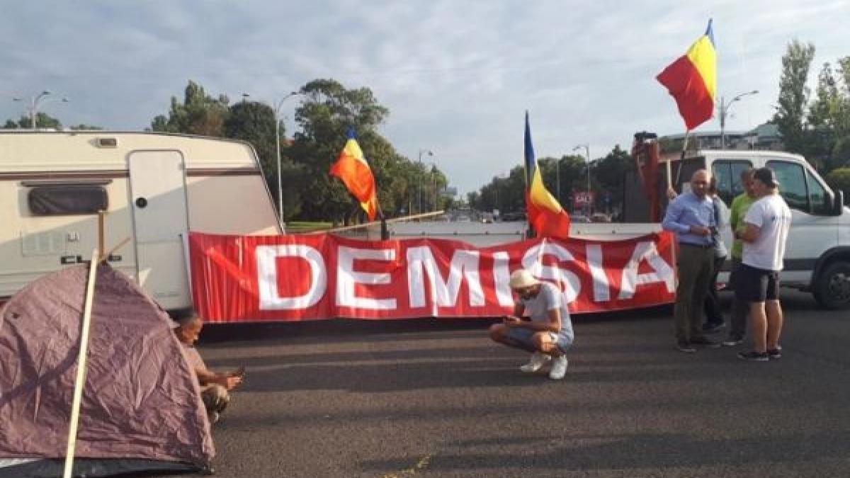rulota din piata victoriei a fost ridicata de politia locala