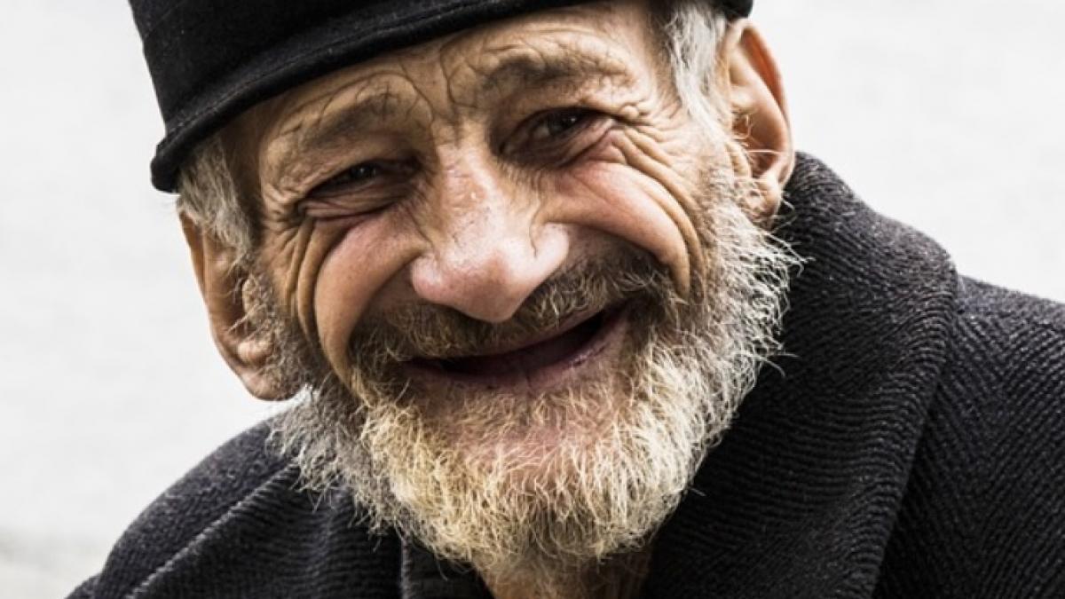 a fost intrebat de ce zambeste daca nu are nimic pe aceasta lume