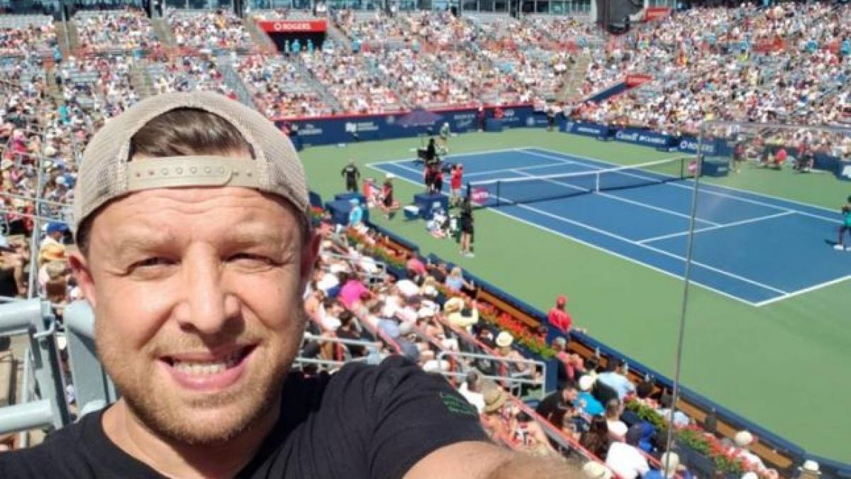 cine e romanul care a strigat obscenitati anti psd la meciul simonei halep de la montreal