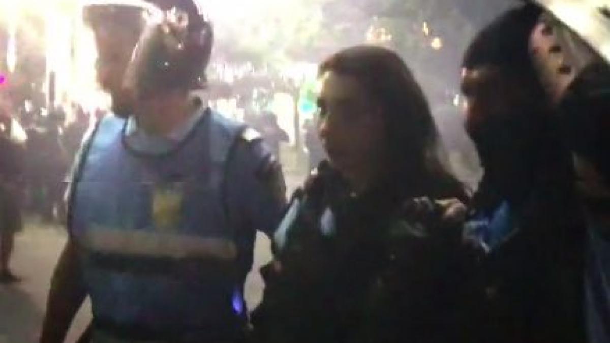 noi imagini cu jandarmerita agresata la protestele din piata victoriei ce spun medicii despre