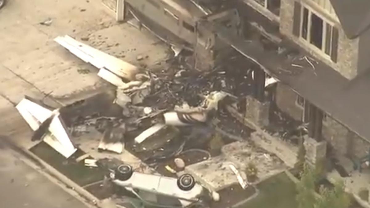 a intrat cu un avion in propria casa pentru a se razbuna pe sotie de unde a luat aparatul de zbor