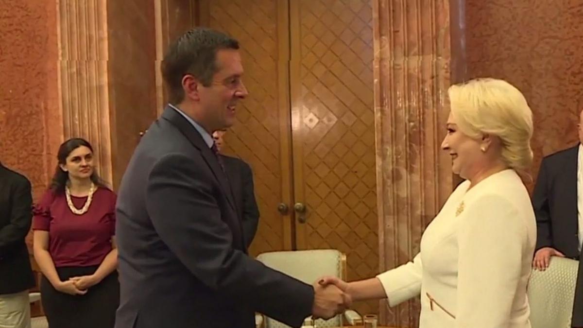 omul lui trump trimis la bucuresti in plin scandal