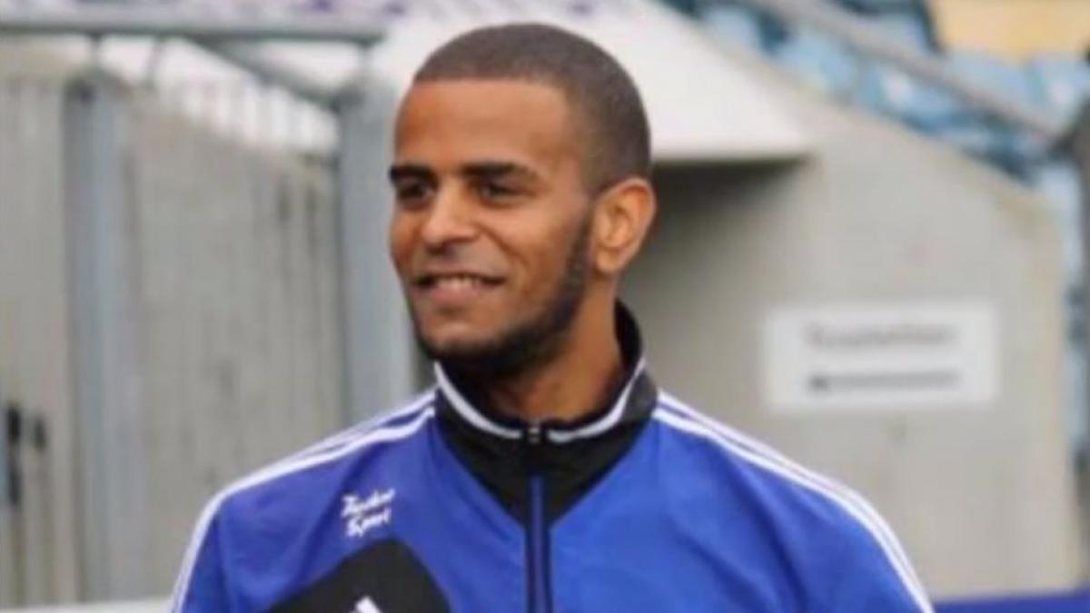 un fotbalist strain venit sa joace in romania e blocat pe aeroport de agentii de la imigrari ce s a