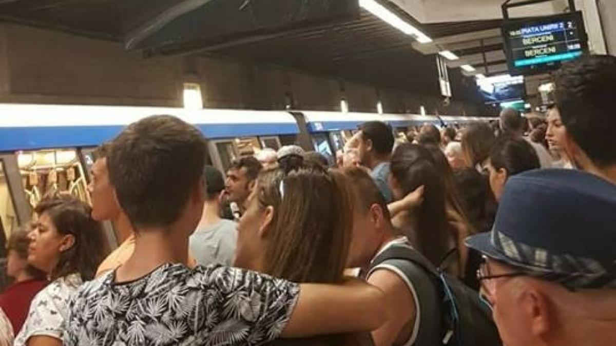 clipe de panica la metrou evacuare la statia piata unirii din cauza unui atac cu o substanta chimica