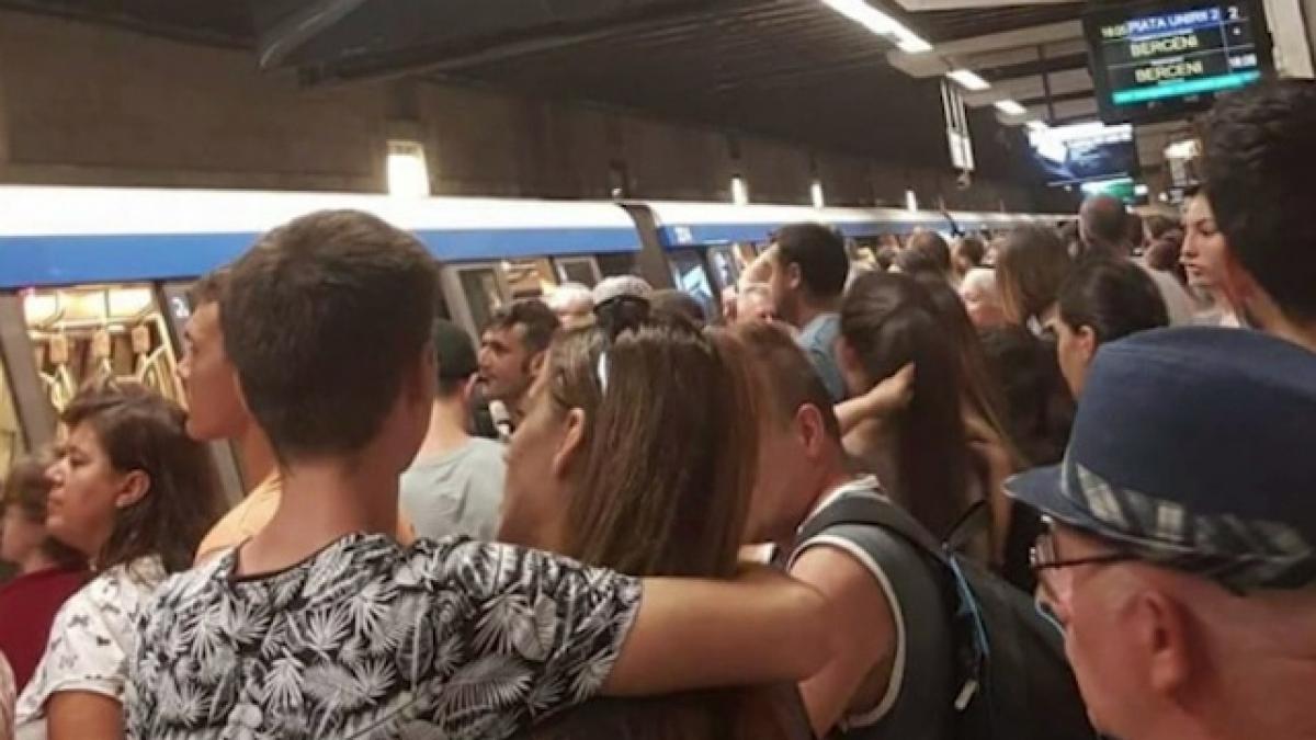 politia apel la calatorii care au fost martori la incidentul din metrou primele imagini de la locul