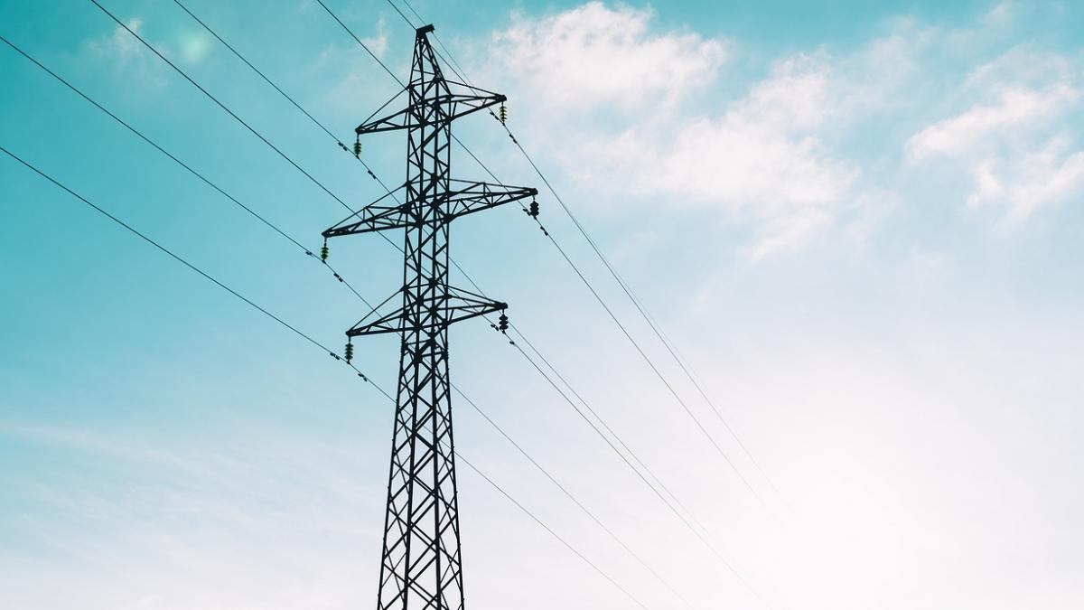 pretul energiei electrice a explodat pe bursa cand asteptam marea scumpire a curentului electric