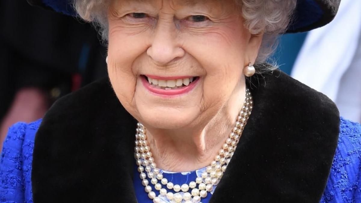 si a facut testamentul cui ii lasa regina elisabeta intreaga avere de 485 milioane de dolari