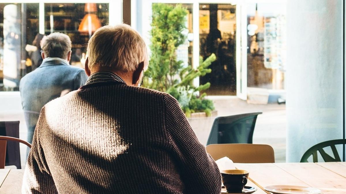 un pensionar a decis sa vanda un obiect obisnuit pe care l tinea intr o cutie de pantofi este