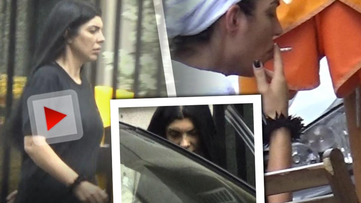 andreea tonciu nu mai tine cont de nimic totul a fost filmat direct pe strada toata lumea se uita