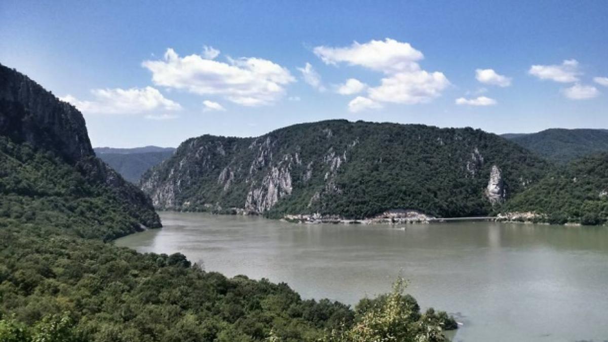 doua tinere au disparut in apele dunarii cautarile isu zadarnice