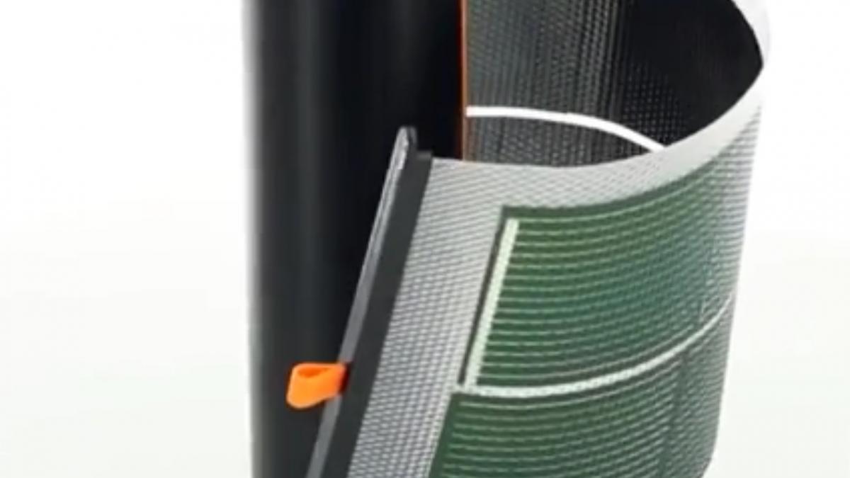 24 it rola solara care iti incarca telefonul