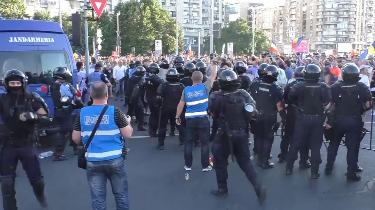 noi perchezitii in cazul armei furate de la femeia jandarm la protestul din 10 august