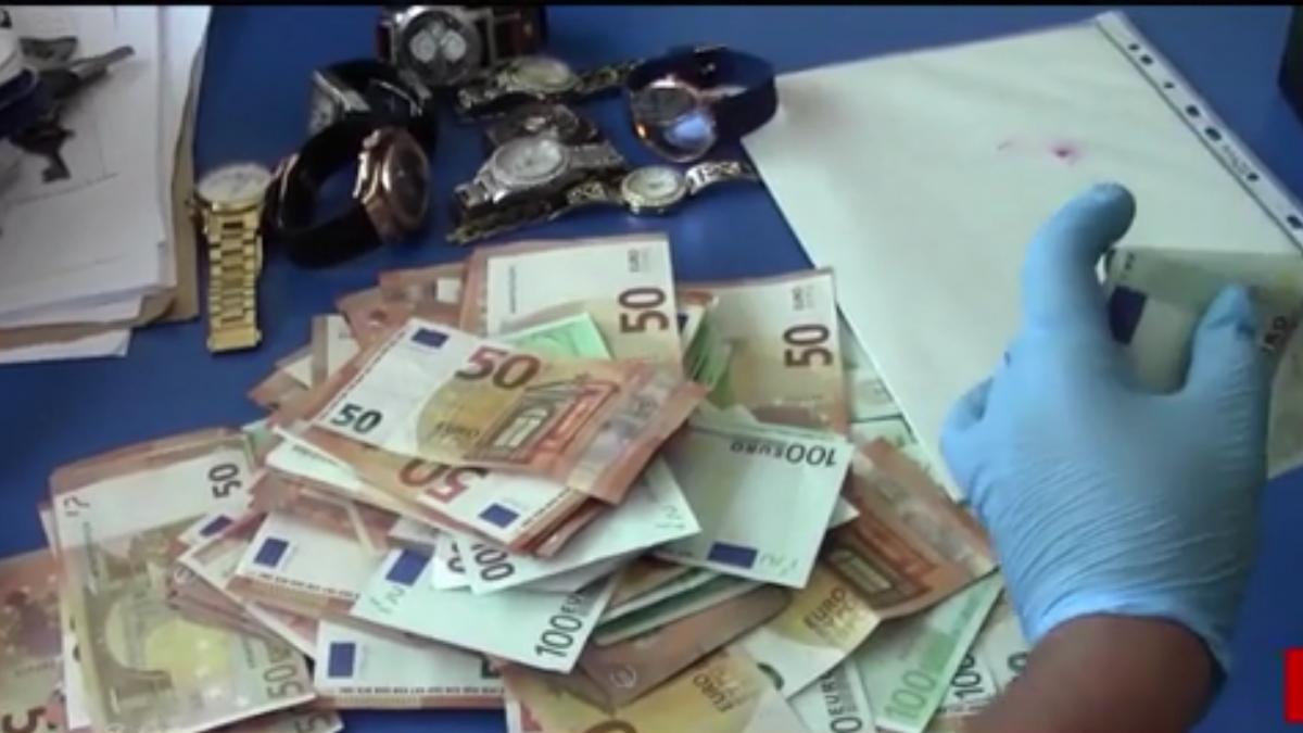 jaf ca n filmele de actiune la drobeta turnu severin doi dintre hoti sunt dati in urmarire nationala