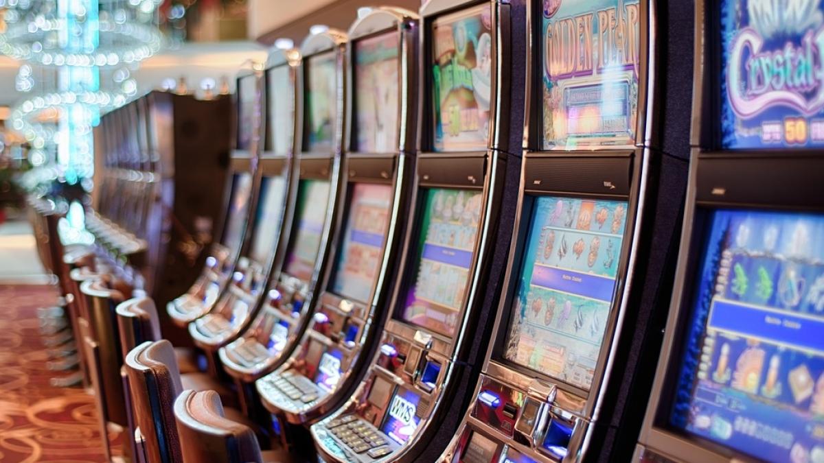 angajatul unei case de pariuri din arad a anuntat ca a fost jefuit de o suma uriasa este incredibil