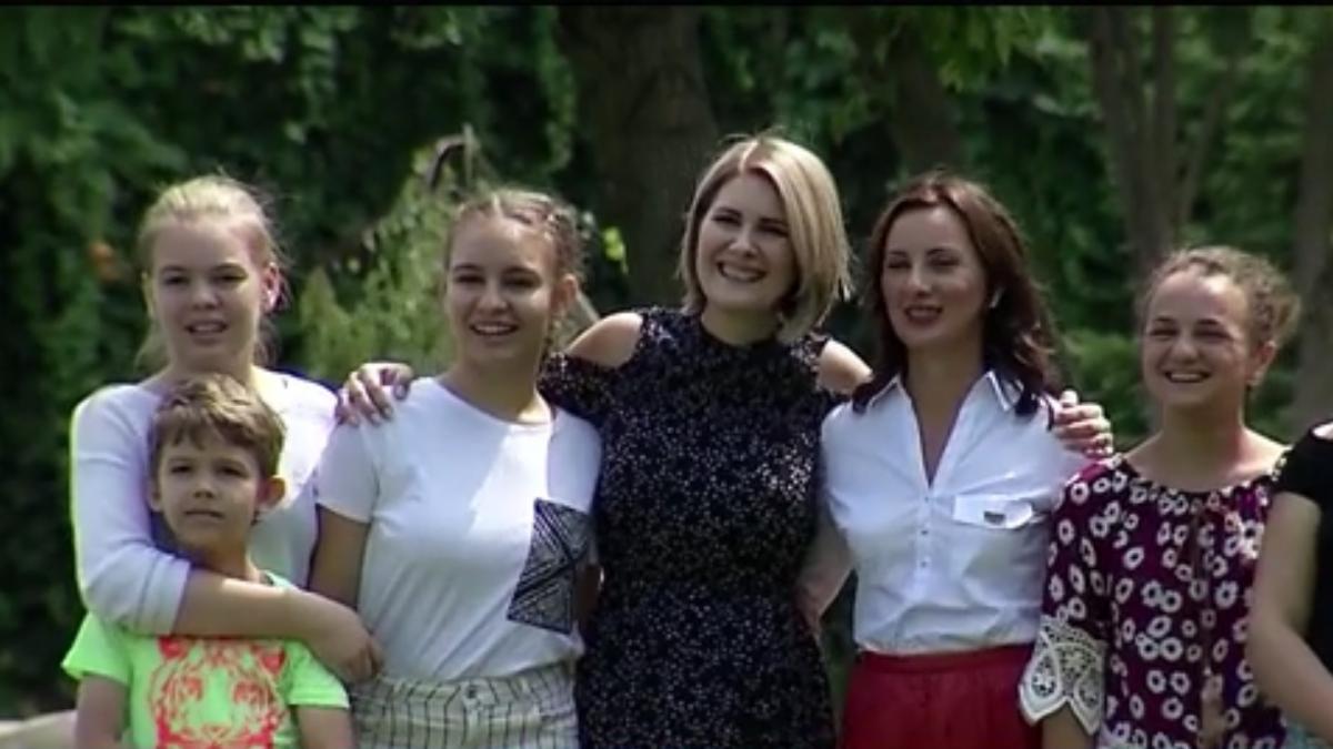 adopta un premiant campania care sustine copiii premianti si talentati ai romaniei