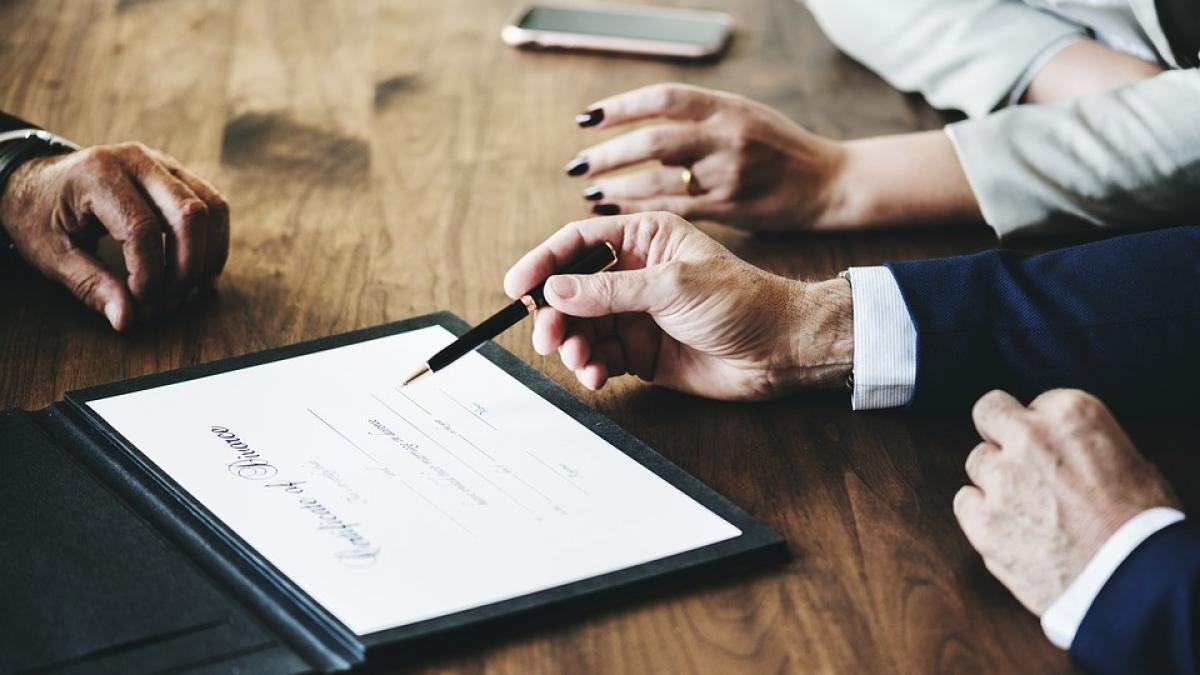 o femeie a fost pacalita sa se casatoreasca cu un strain tanara aplicase de fapt pentru un loc de