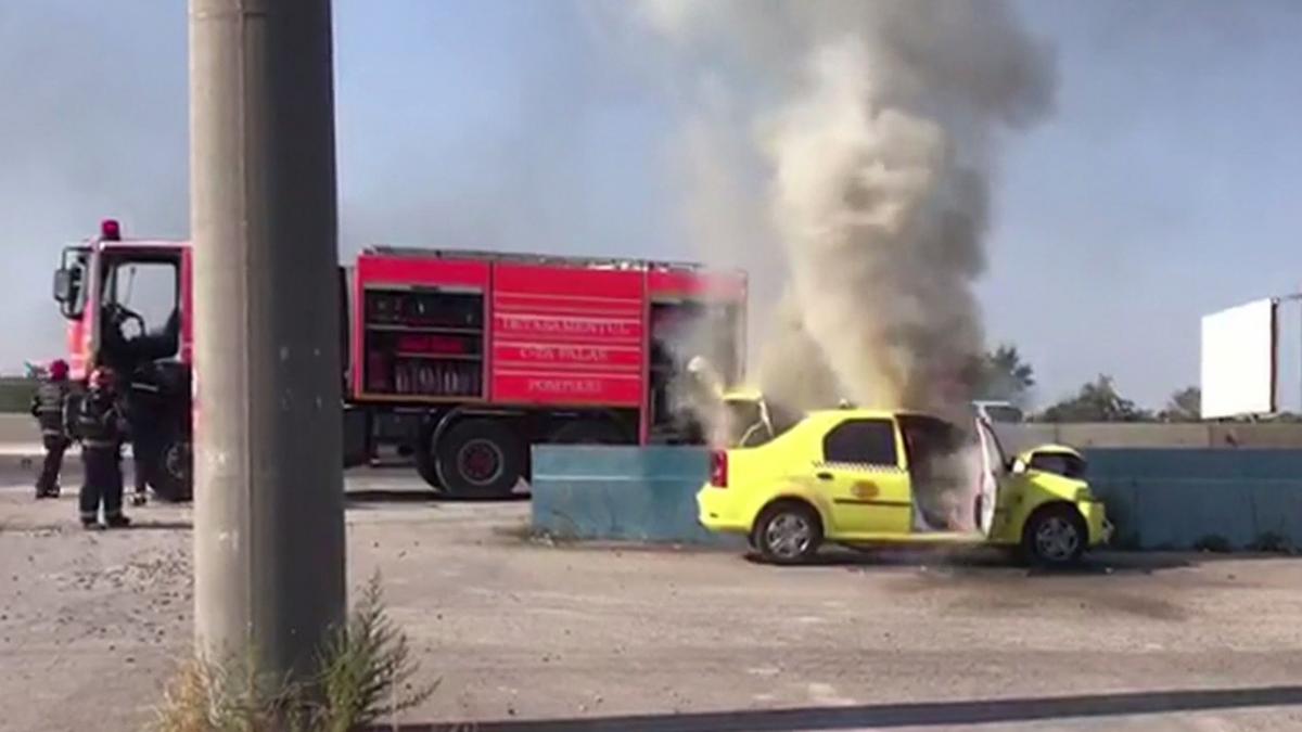 momente de panica in constanta un taxi a luat foc in urma impactului cu un microbuz in care erau