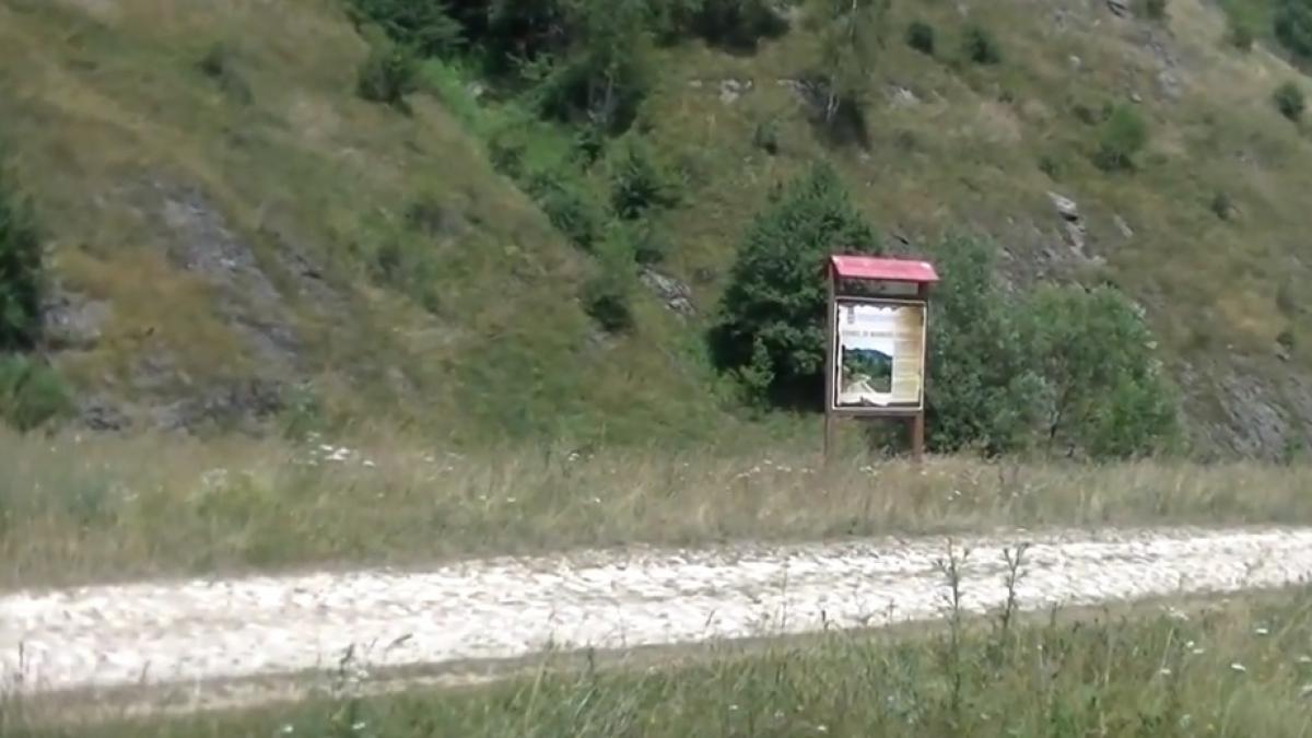 sat unic in romania cum arata drumul de marmura de zece kilometri video