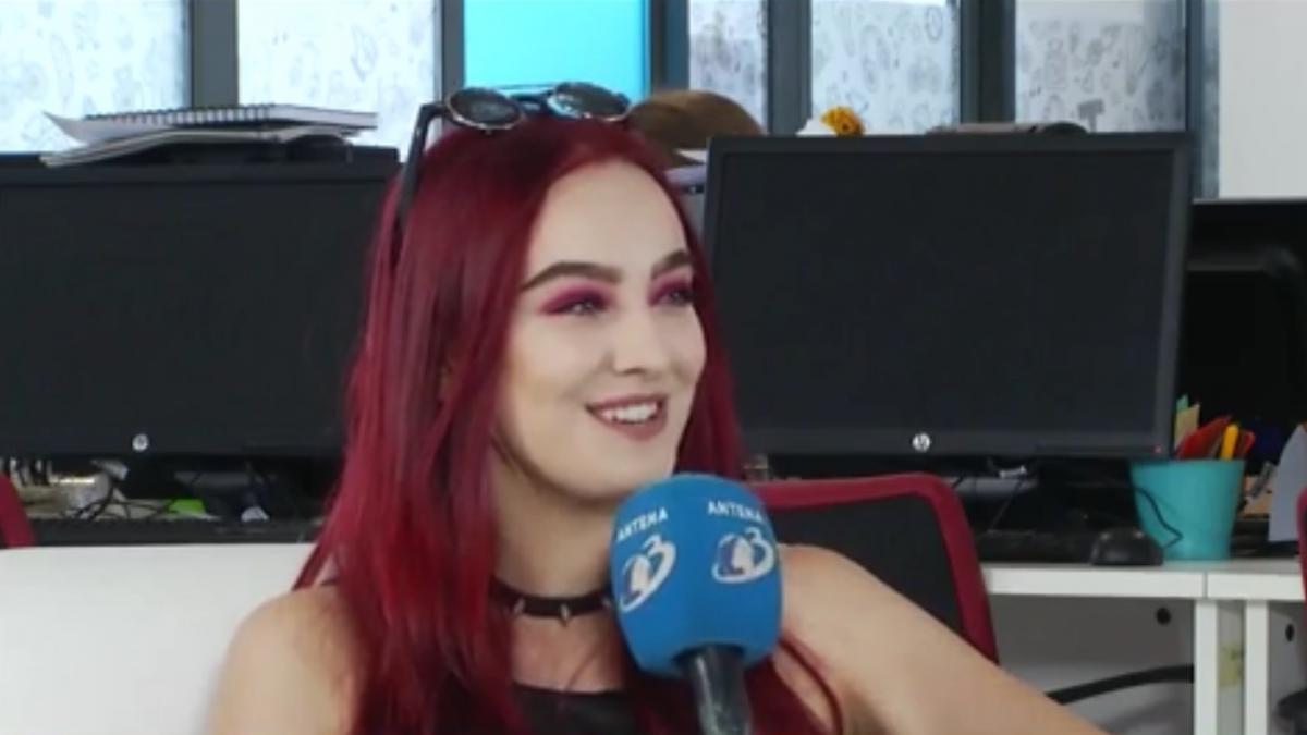 numai de bine iulia ionita scrie carti despre tineri si demonii lor