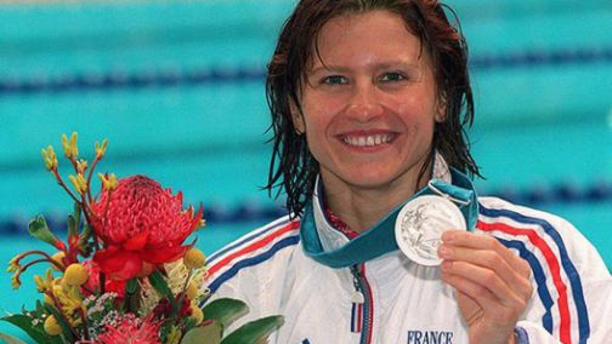 cine este roxana maracineanu noul ministru al sportului din franta romanca a iscat un adevarat