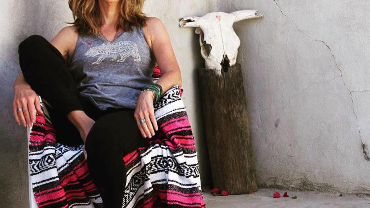 tatal ei se afla pe patul de spital iar mama ei a fortat o sa se casatoreasca a doua zi dupa nunta