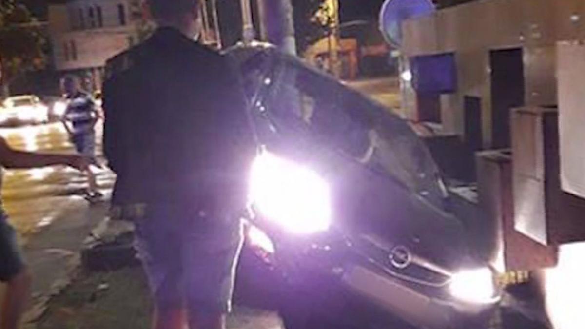 accident grav in capitala un minor baut a intrat cu masina intr o fantana in timp ce era urmarit de