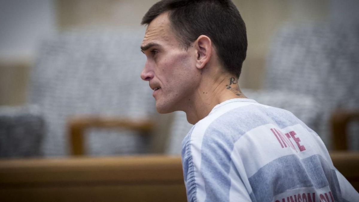 ce tragedie sotia lui a nascut intr o camera de hotel dupa care sotul i a taiat in bucati tot