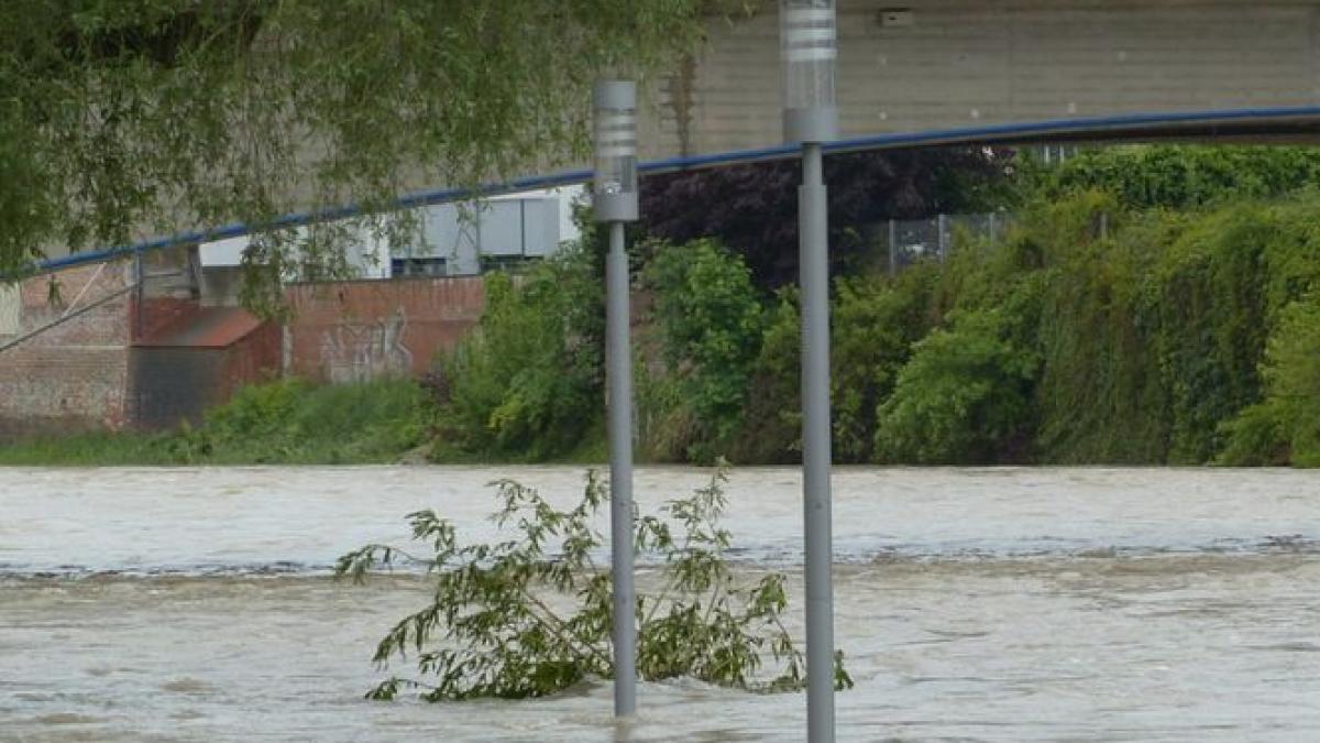 mai multe strazi din barcelona au fost inundate dupa o ploaie abundenta