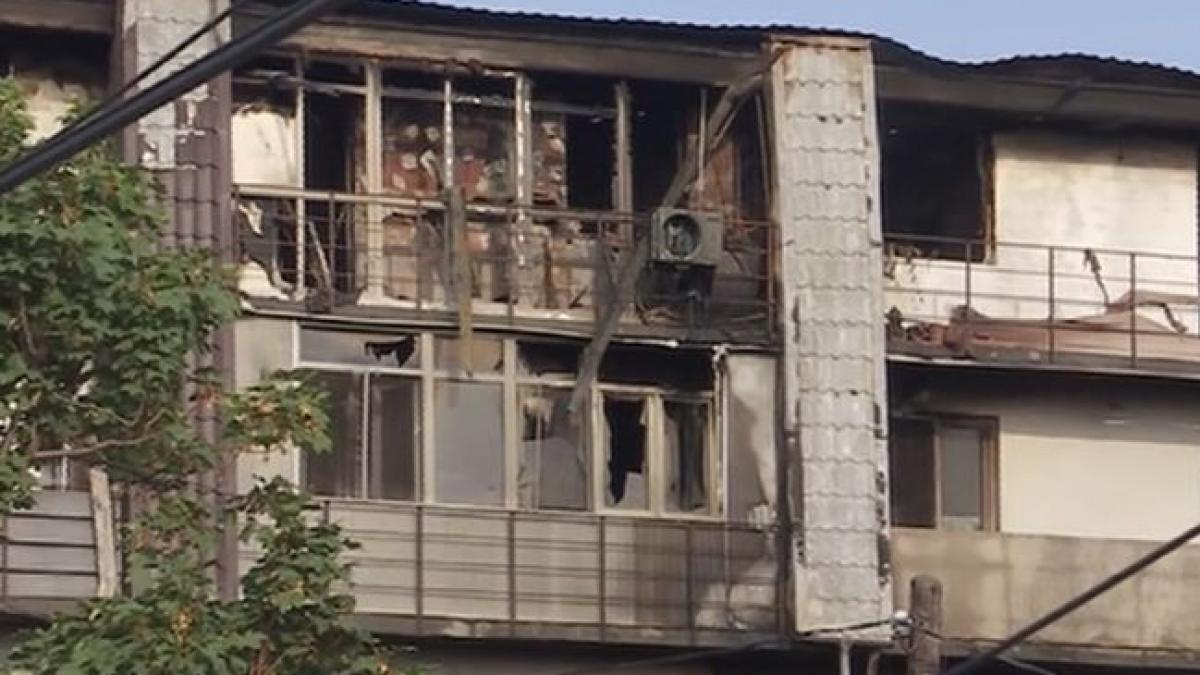 primele imagini din interiorul blocului din sectorul 5 construit ilegal care a luat foc