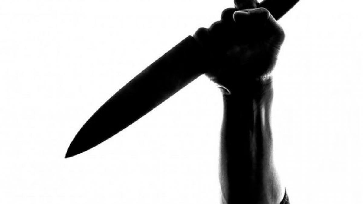 bataie cu sabii si cutite intr un club de manele din buzau