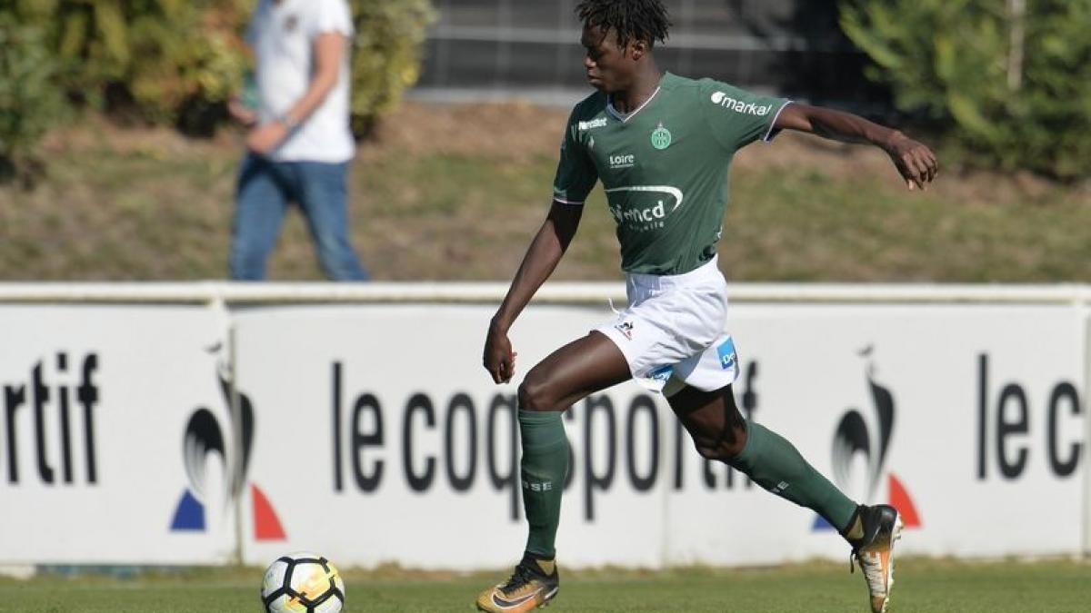 un fost fotbalist al echipei saint etienne impuscat mortal la doar cateva saptamani dupa ce a fost
