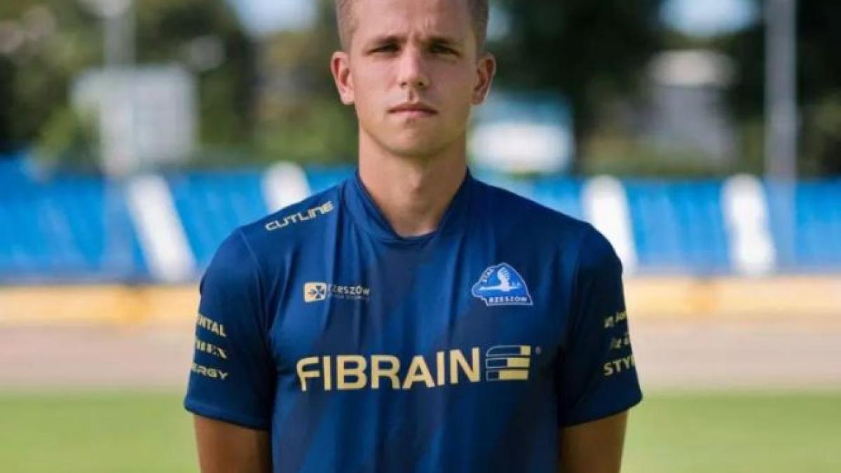 tragedie in lumea sportului un celebru fotbalist s a stins din viata avea doar 20 de ani