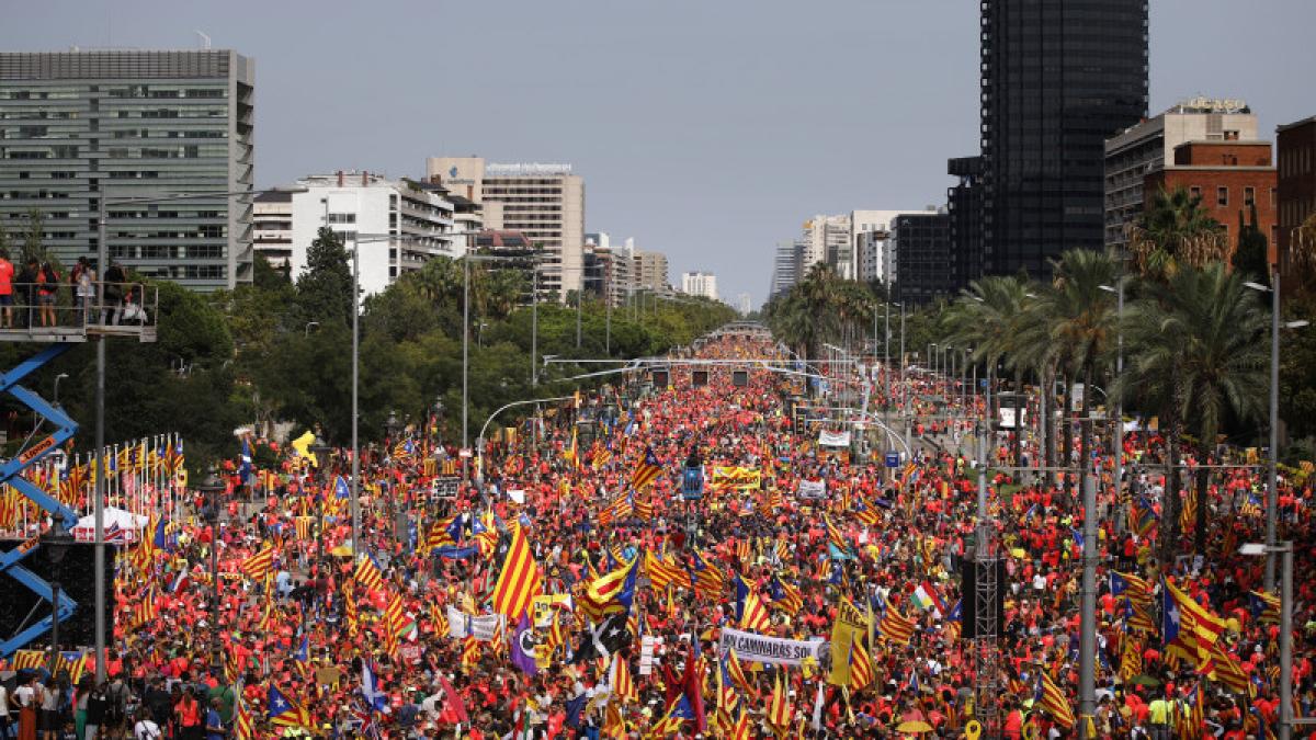 un milion de oameni au iesit in strada la barcelona pentru a cere separarea de spania