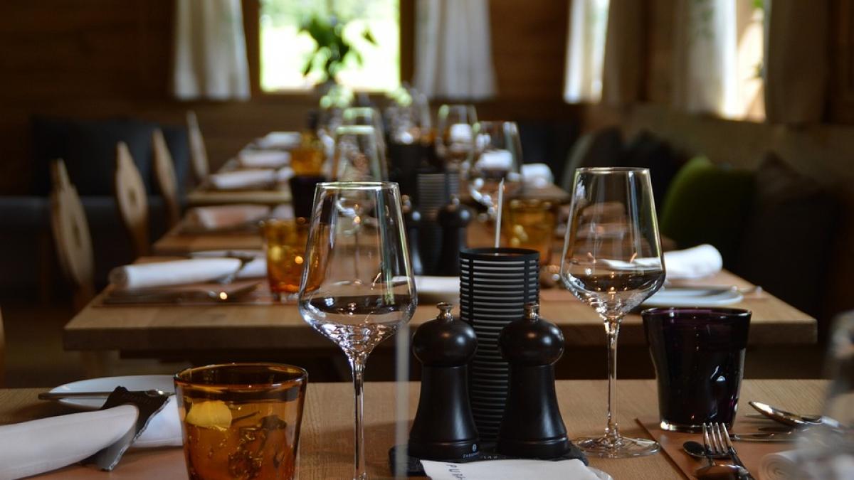 descoperire socanta intr un restaurant din constanta mai multe produse au fost gasite expirate si