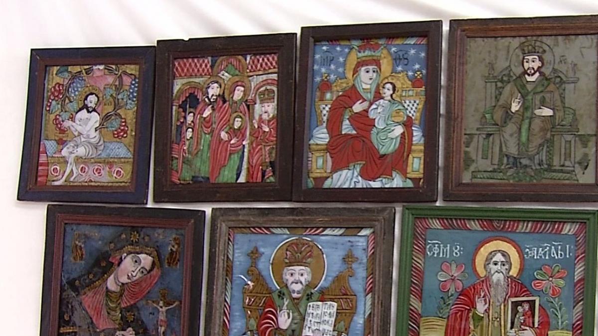 expozitie unica la muzeul national al taranului roman sute de icoane valoroase donate de doi