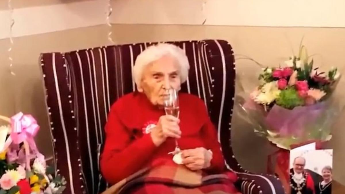 secretul unei vieti lungi si fericite dezvaluit chiar de o femeie de 105 ani te ai fi gandit