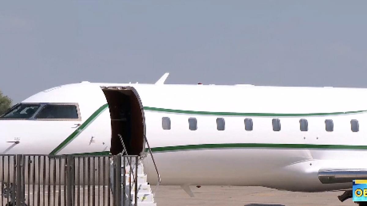 avionul lui juncker nu a decolat surse are probleme la motor