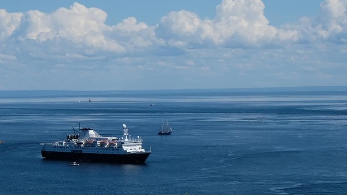 cel putin 79 de oameni au murit dupa scufundarea unui feribot in lacul victoria