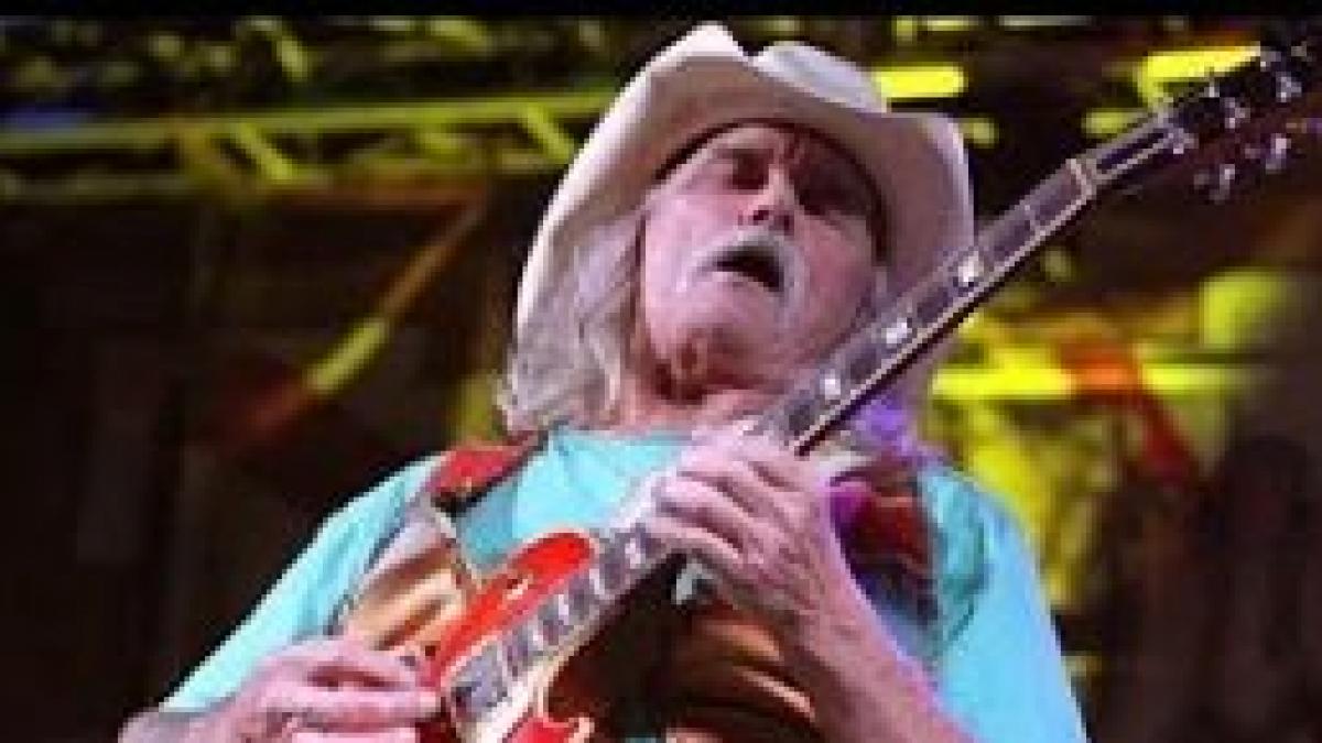 chitaristul unei trupe celebre in stare critica la spital