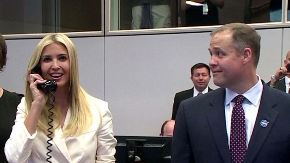 ivanka trump are un admirator rus cand te vad la televizor la stiri ma simt mai bine mai insufletit