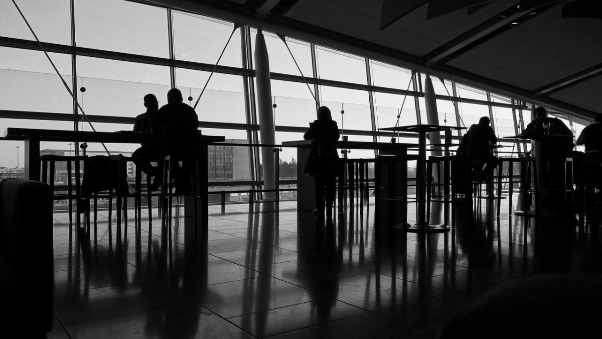 fata unui milionar a murit dupa ce a mancat un sandvis pe aeroport