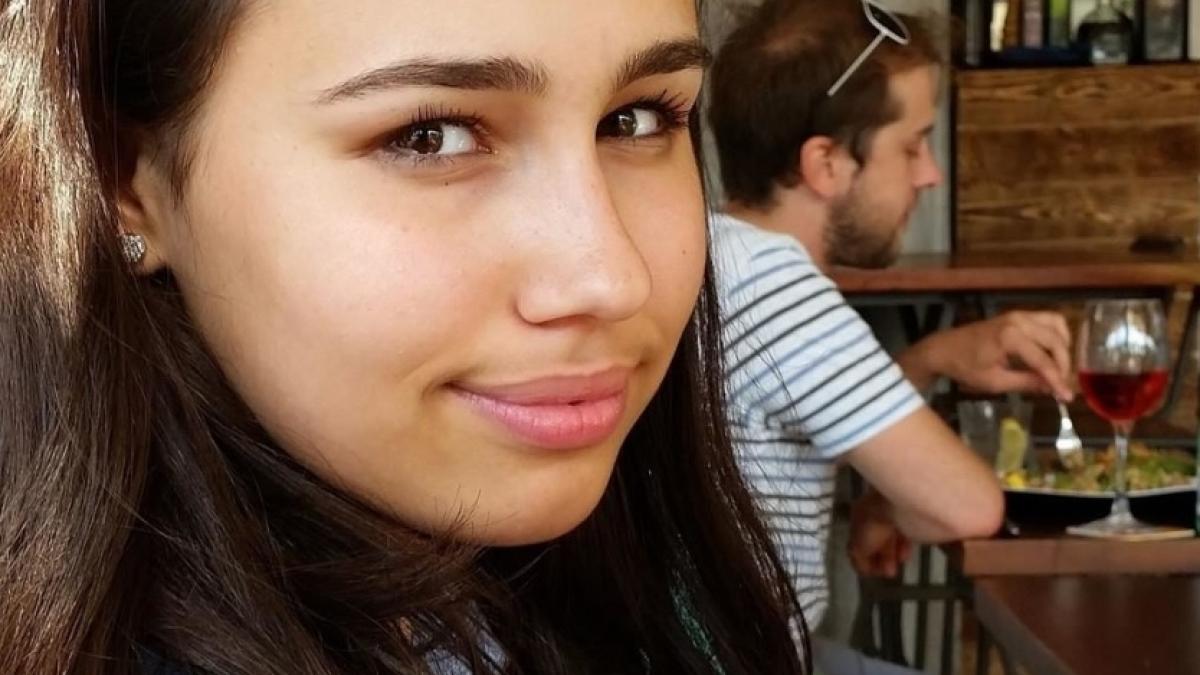 a murit dupa ce si a cumparat ceva de mancare din aeroport tata nu pot sa respir