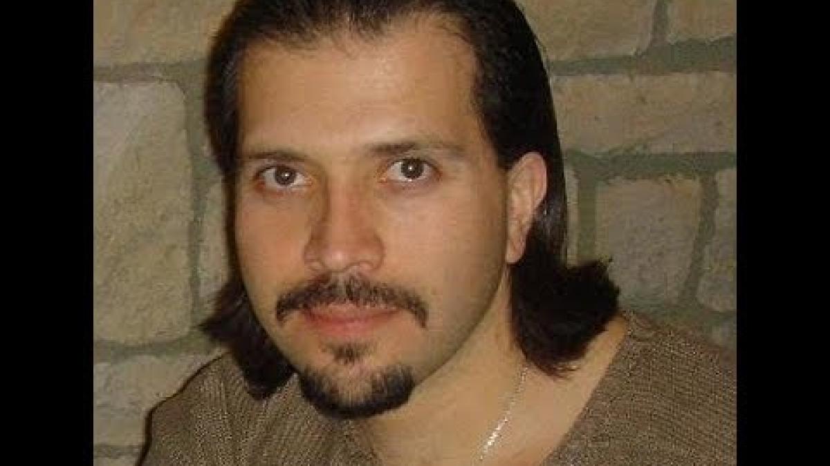 actor descoperit mort intr o casa avea doar 48 de ani