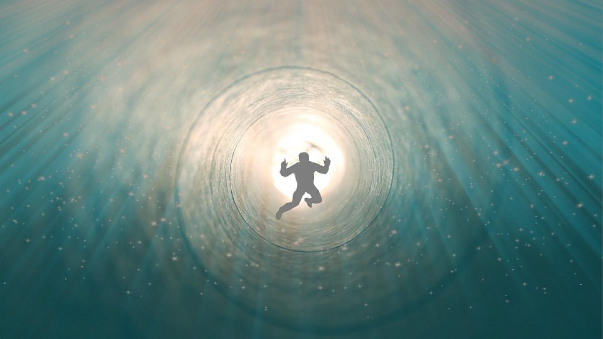 Ce se întâmplă în trupul tău înainte de a muri. Ce este de fapt "tunelul luminos"