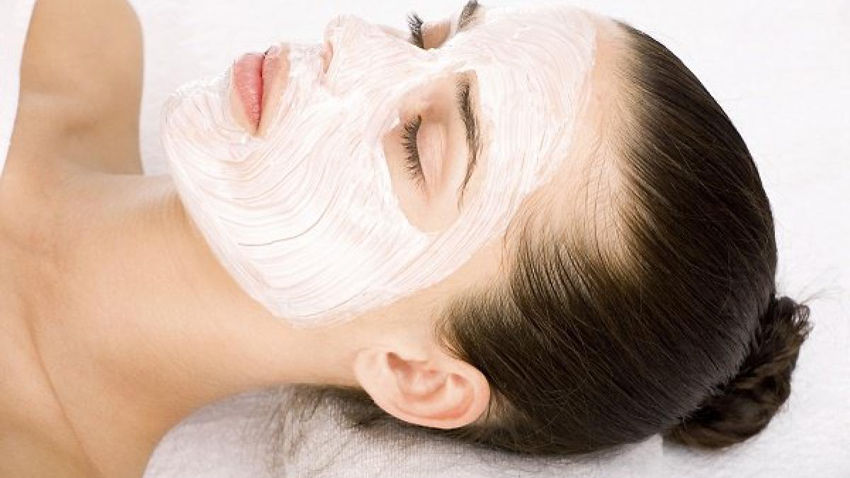 gel pregatit in casa pentru un ten ca de portelan iti albeste pielea si indeparteaza petele