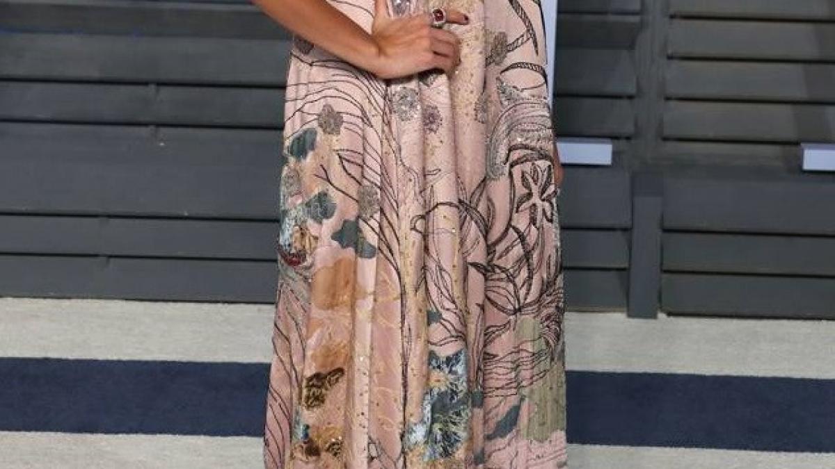 surpriza in showbiz a nascut un baietel in secret dupa ce a tinut sarcina ascunsa 9 luni