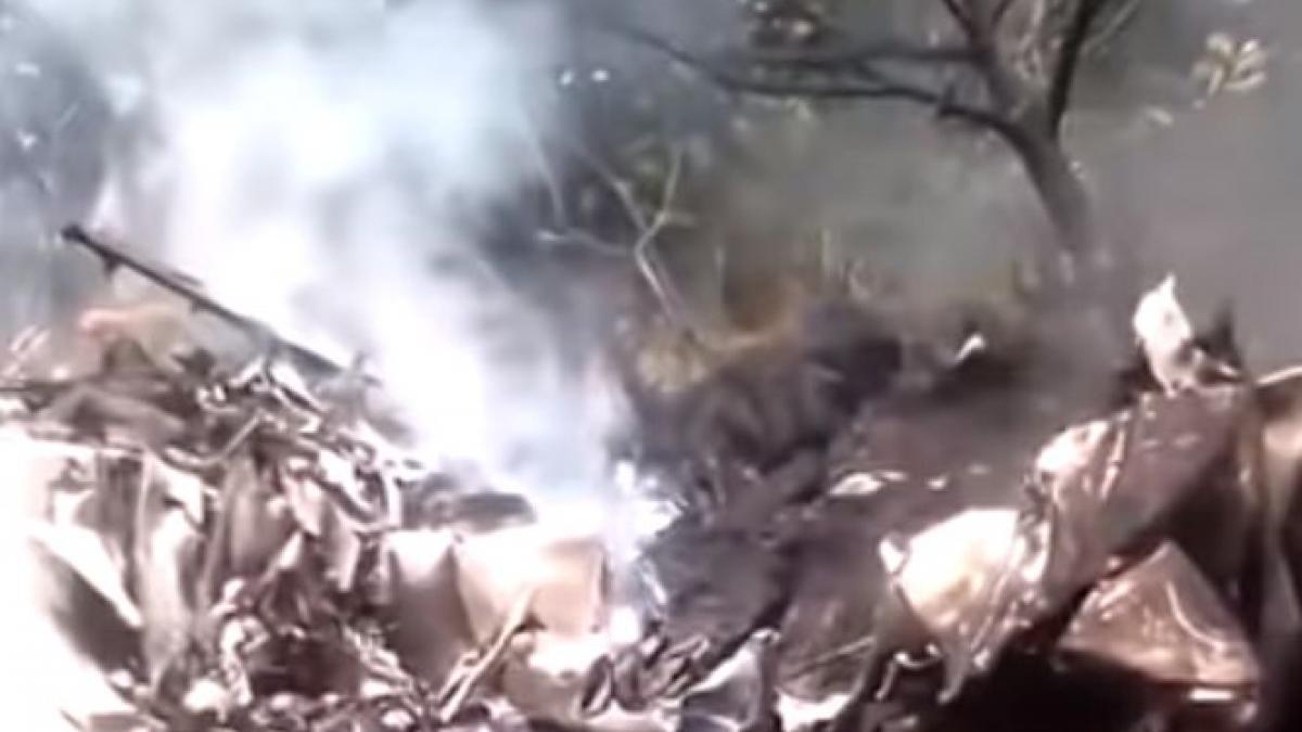 doua avioane s au ciocnit in timpul zborului si s au prabusit in nigeria video