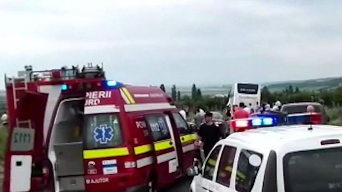 accident cu un microbuz pe drumul european e 584 in judetul braila patru persoane au fost ranite