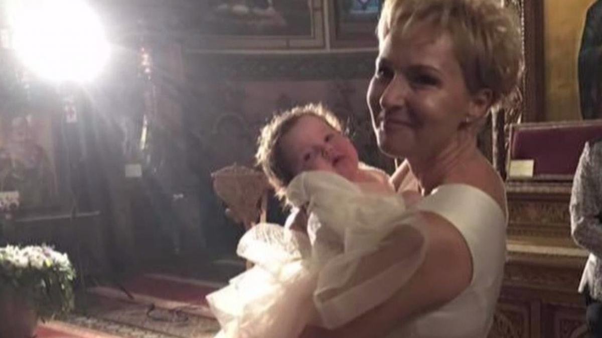 dana chera si a botezat fetita micuta poarta un nume deosebit