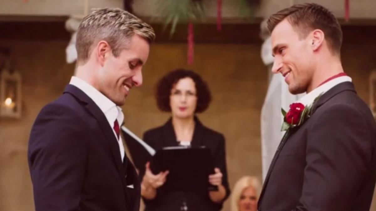 sinteza zilei reportaj extraordinar viata intr o familie de gay